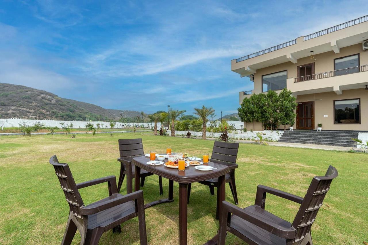 Brookvale Manor By Stayvista - Private Pool Haven With Endless Views & Indoor Fun Sohna エクステリア 写真