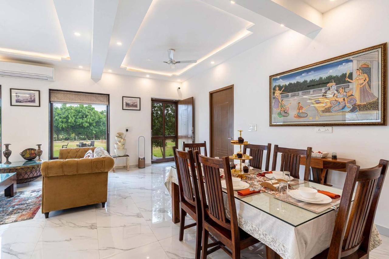 Brookvale Manor By Stayvista - Private Pool Haven With Endless Views & Indoor Fun Sohna エクステリア 写真