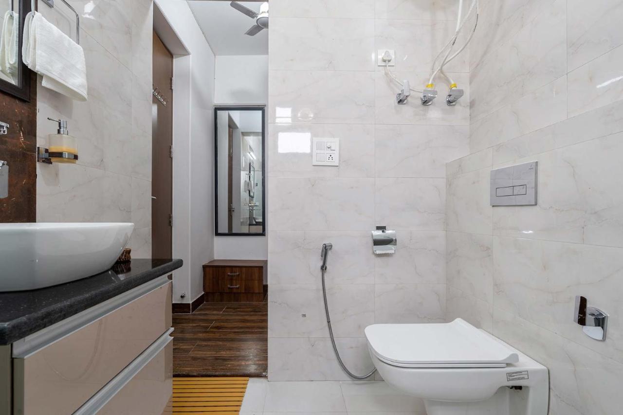 Brookvale Manor By Stayvista - Private Pool Haven With Endless Views & Indoor Fun Sohna エクステリア 写真