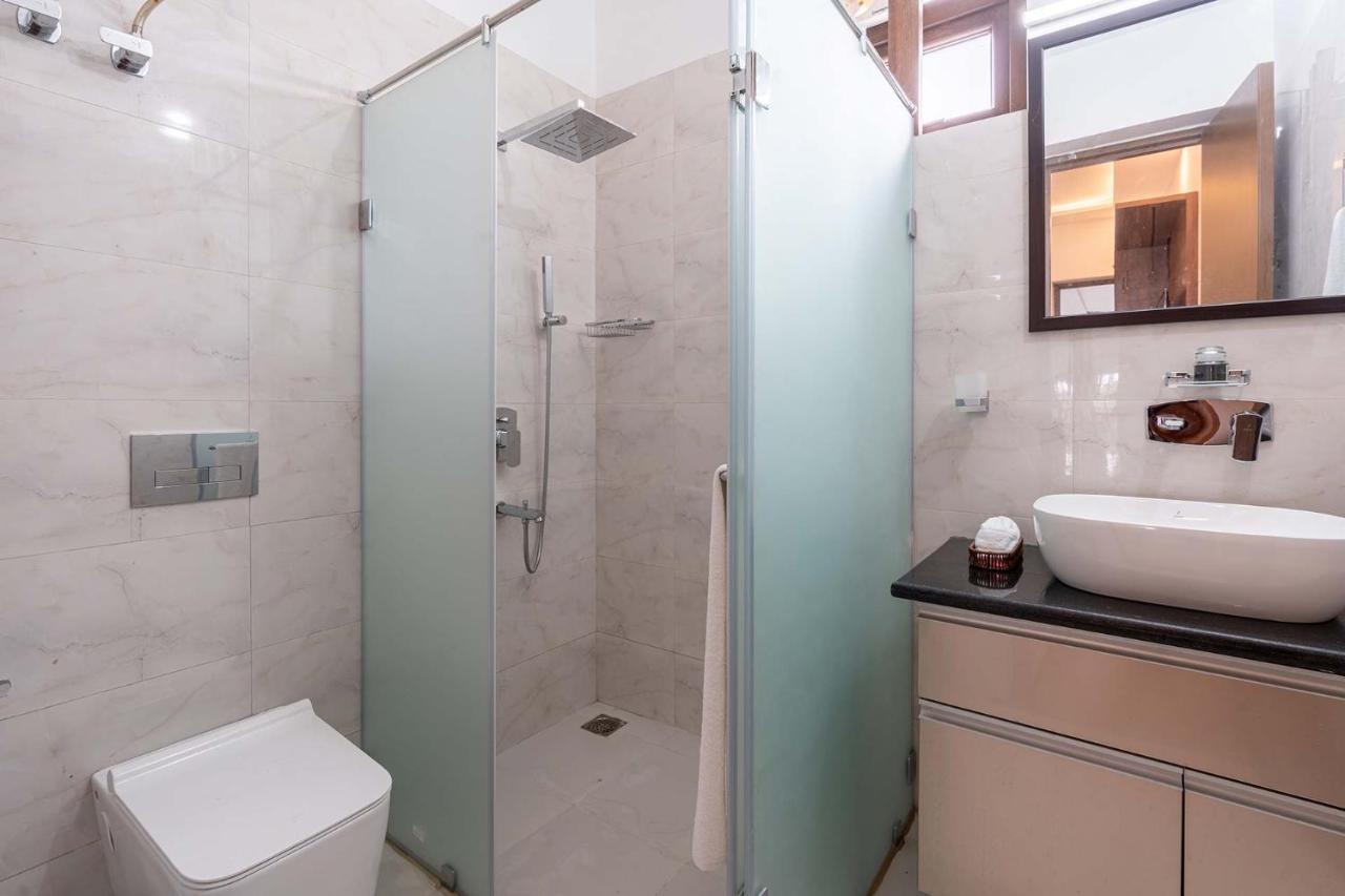 Brookvale Manor By Stayvista - Private Pool Haven With Endless Views & Indoor Fun Sohna エクステリア 写真