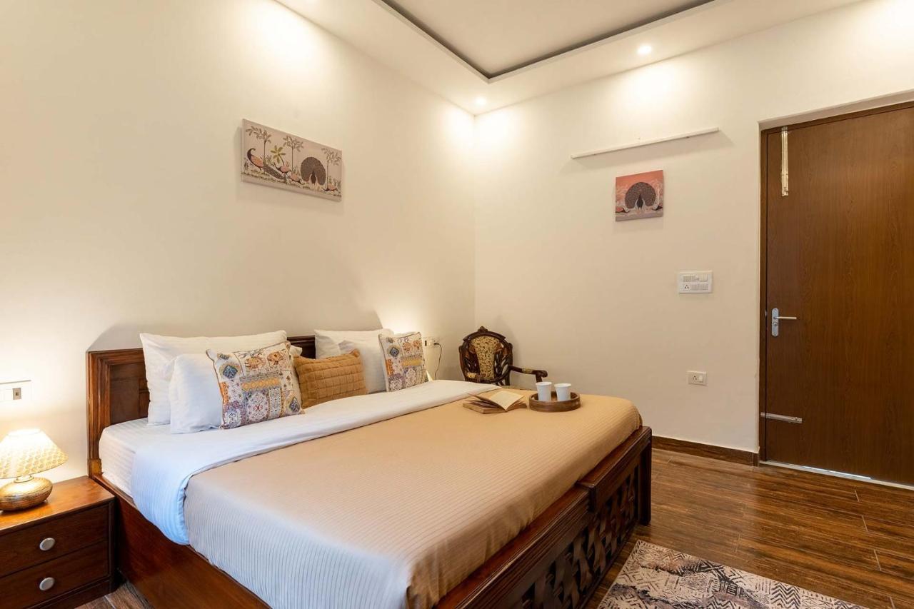Brookvale Manor By Stayvista - Private Pool Haven With Endless Views & Indoor Fun Sohna エクステリア 写真
