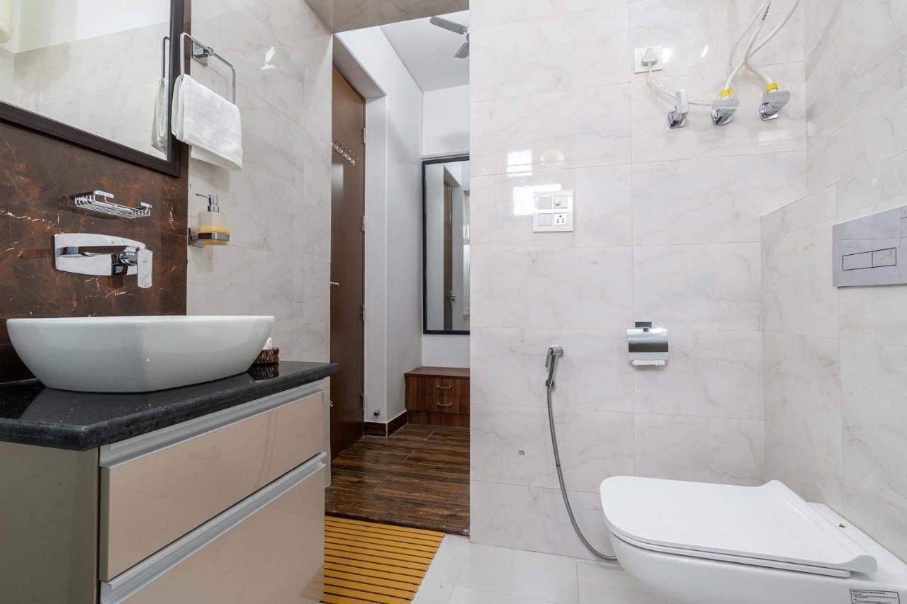 Brookvale Manor By Stayvista - Private Pool Haven With Endless Views & Indoor Fun Sohna エクステリア 写真