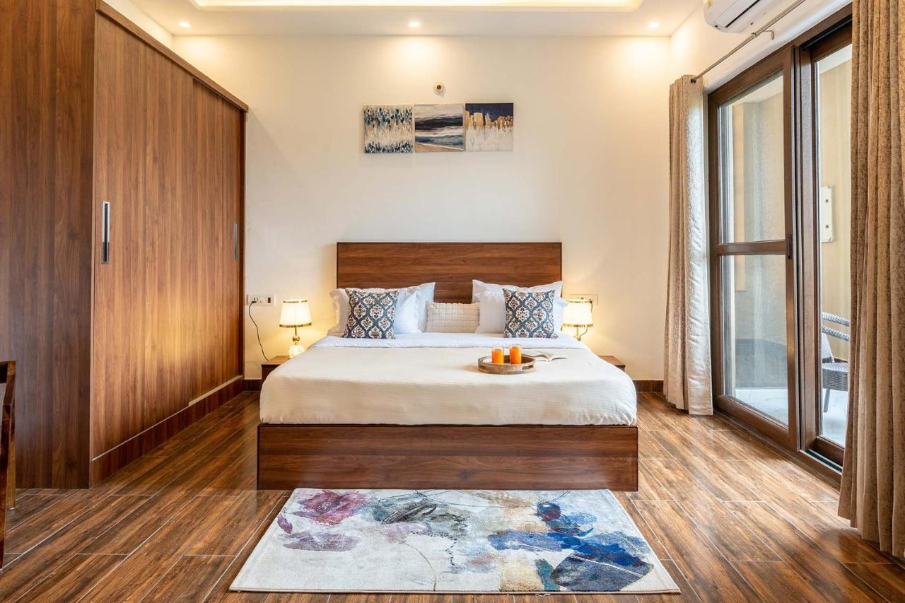 Brookvale Manor By Stayvista - Private Pool Haven With Endless Views & Indoor Fun Sohna エクステリア 写真